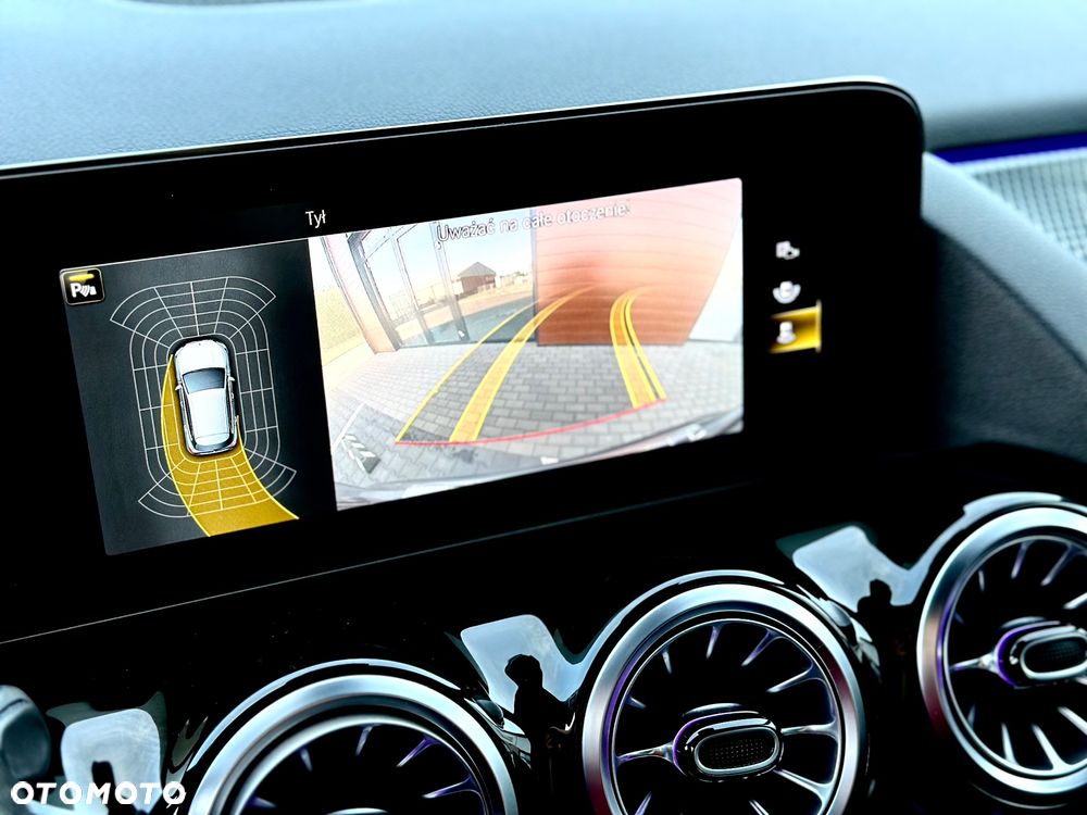 Mercedes-Benz GLA 200 d 8G-DCT AMG Line - 35