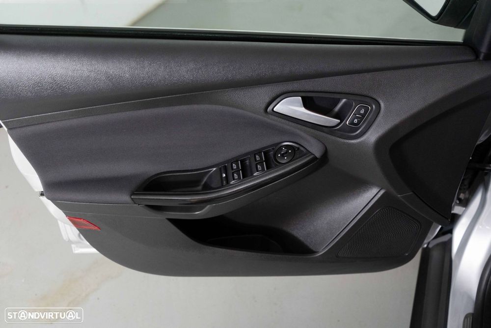 Ford Focus SW 1.0 EcoBoost Titanium - 19