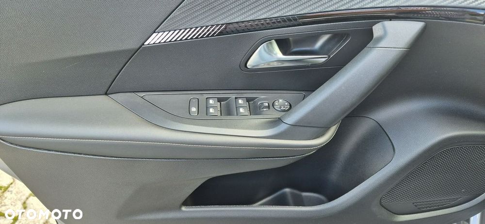 Peugeot 2008 1.2 PureTech Allure S&S EAT8 - 11