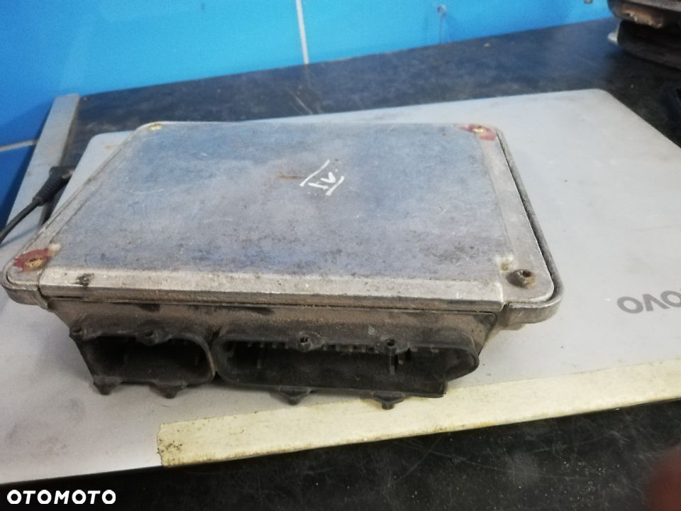 Sterownik silnika Volkswagen Golf IV 06906018R - 1