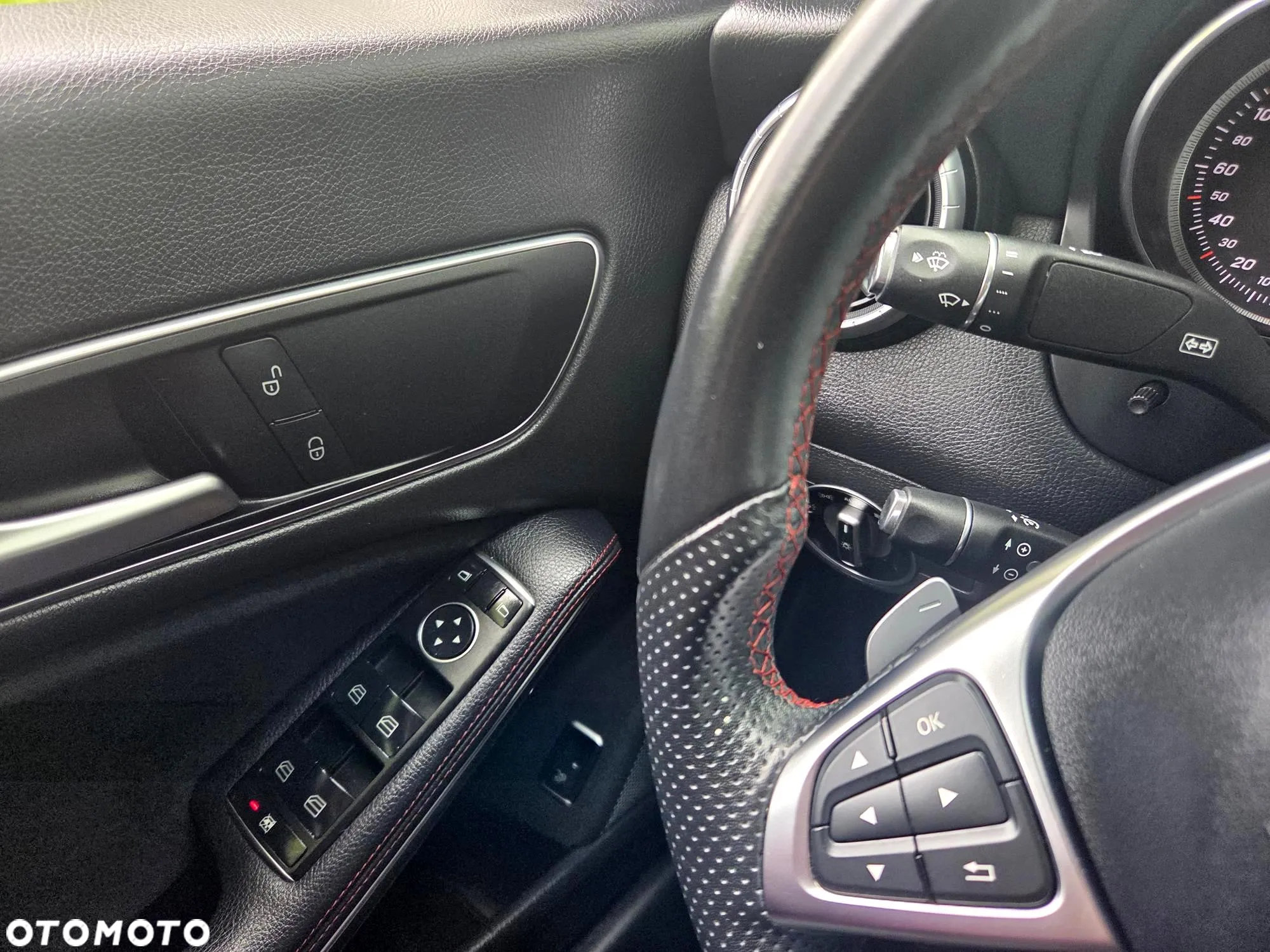Mercedes-Benz CLA 200 7G-DCT AMG Line - 32