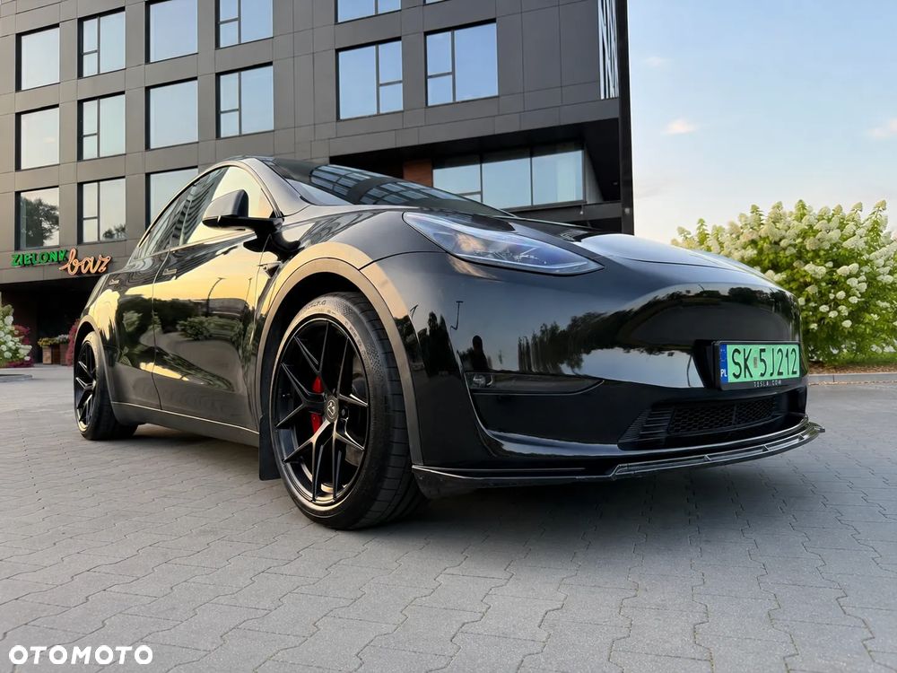 Tesla Model Y Performance AWD - 9
