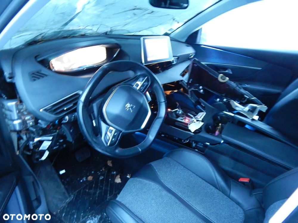 Peugeot 3008 PureTech 130 Stop & Start GPF EAT8 Allure Business-Paket - 14