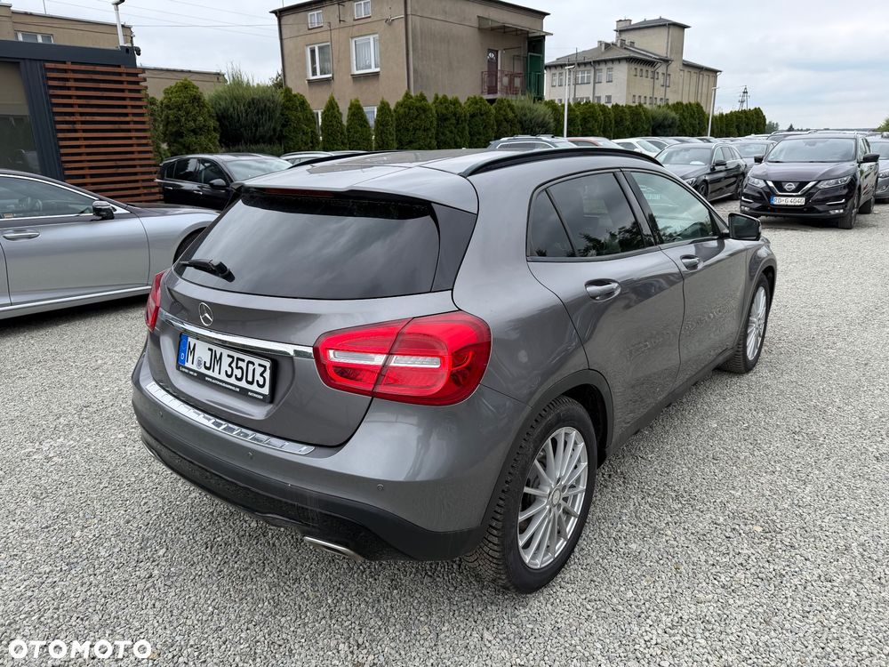 Mercedes-Benz GLA 200 Urban - 6
