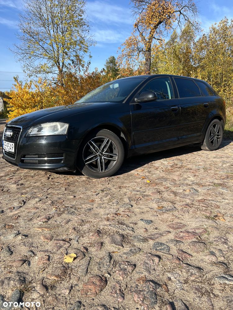 Audi A3 Sportback 2011 photo 2