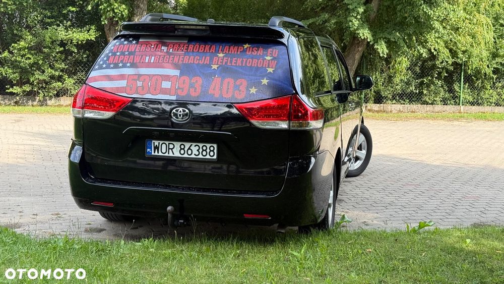 Toyota Sienna 3.5 V6 - 8