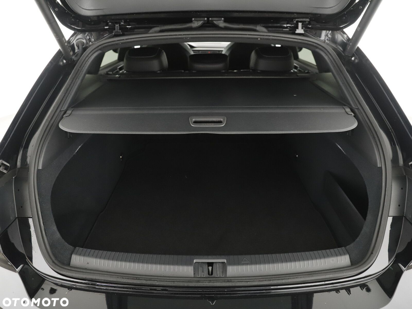 Volkswagen Arteon 2.0 TSI R-Line DSG - 24