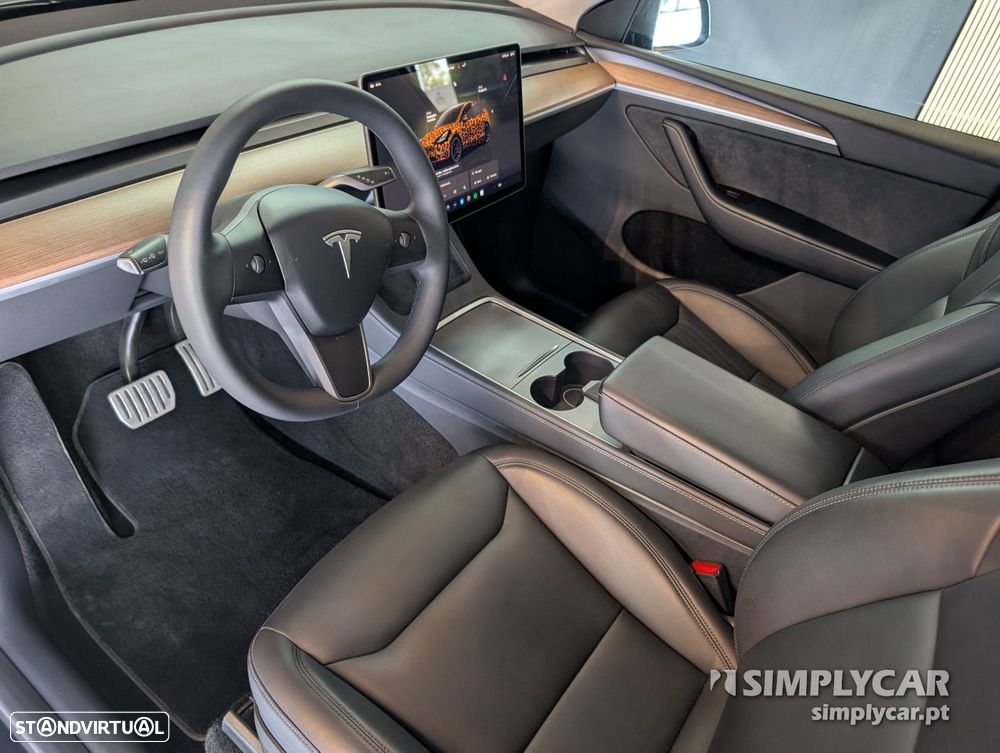 Tesla Model Y - 6