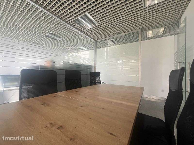 Espaço comercial na Avenida Xanana Gusmão - Grande imagem: 2/8