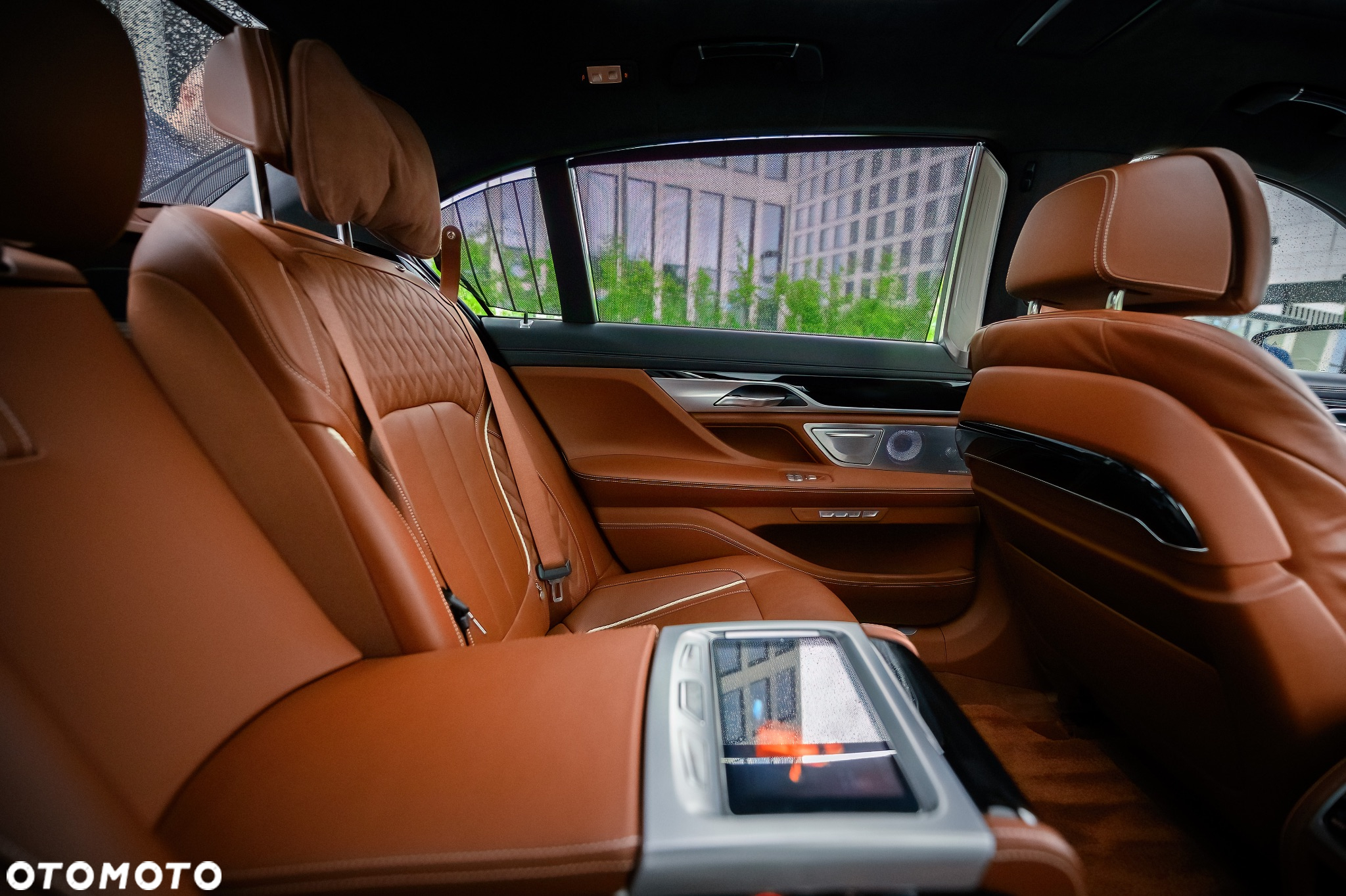 BMW Seria 7 750i - 9