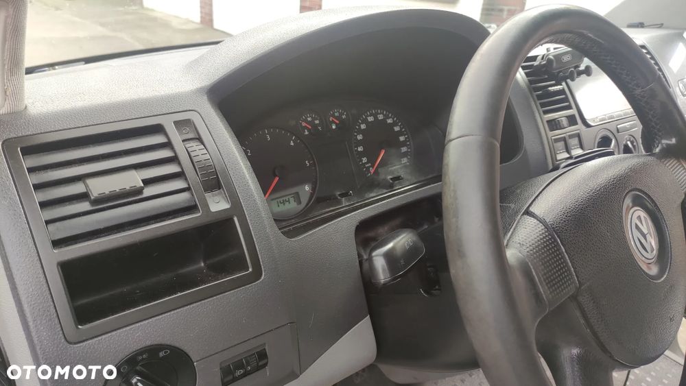 Volkswagen Transporter - 11