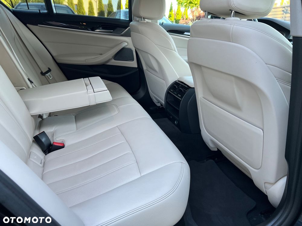 BMW Seria 5 520d xDrive Luxury Line sport - 21