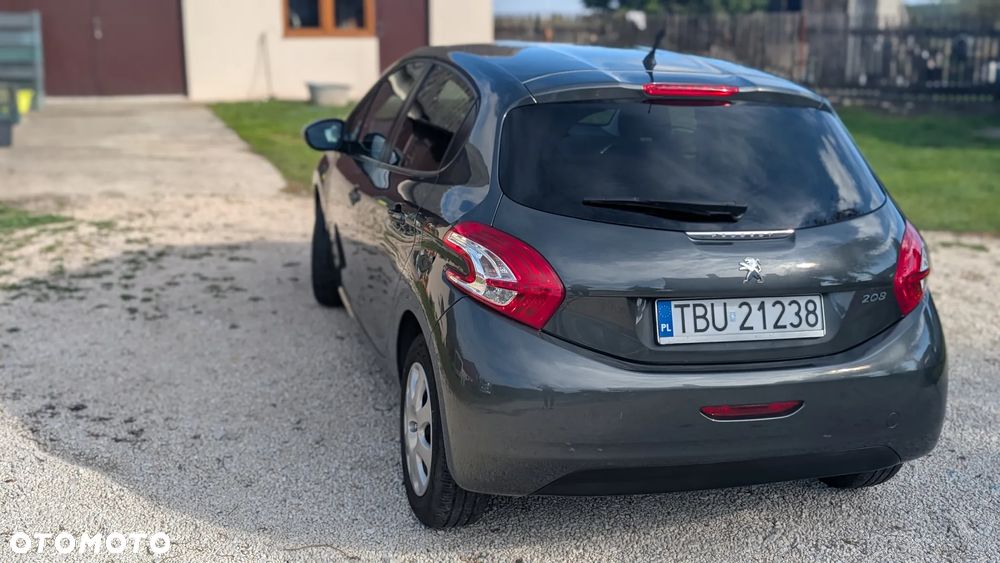 Peugeot 208 - 3
