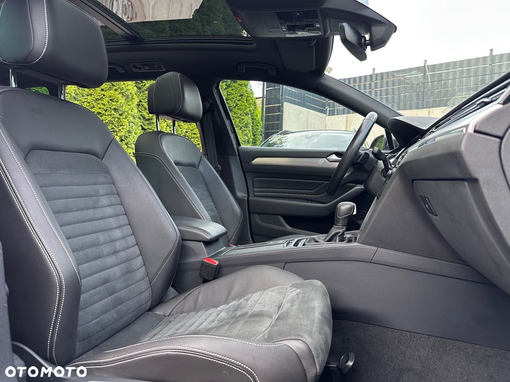 Volkswagen Passat Variant 2.0 TDI SCR DSG Elegance - 29