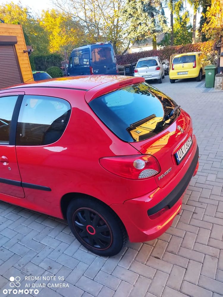 Peugeot 206 2011 photo 2
