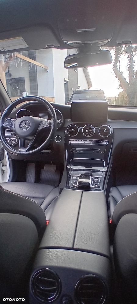 Mercedes-Benz GLC 300 4Matic 9G-TRONIC - 23