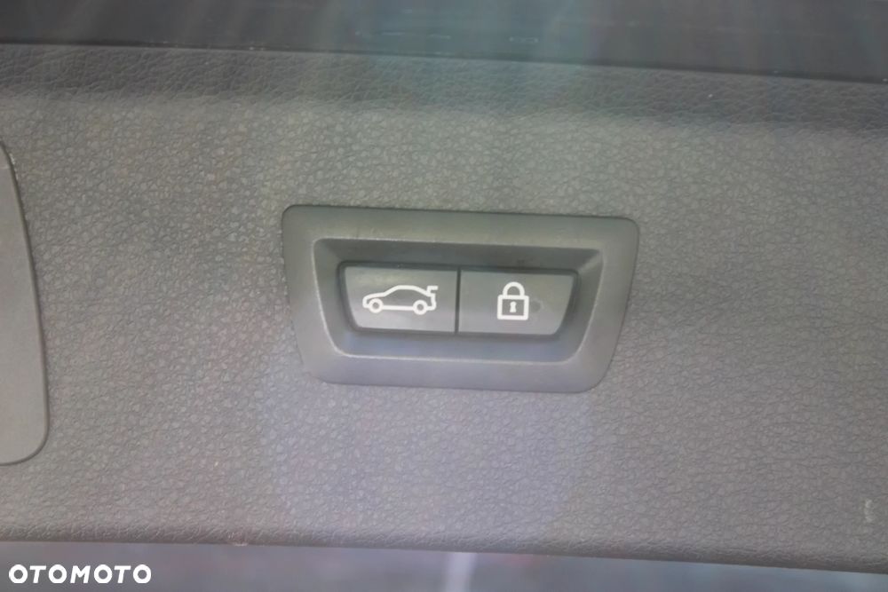BMW Seria 2 218i Advantage - 27