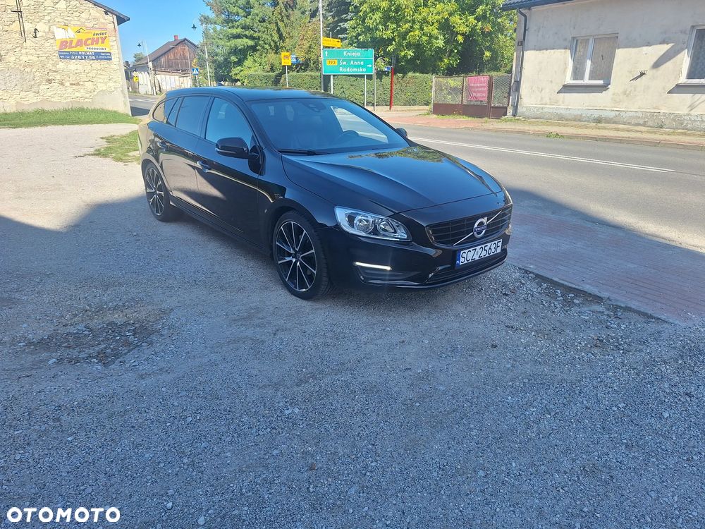 Volvo V60 T3 Drive-E Momentum - 1