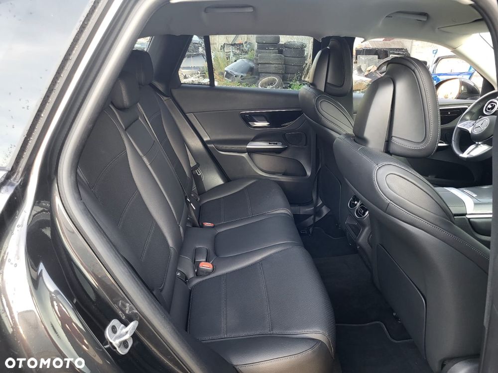 Mercedes-Benz GLC 200 4Matic 9G-TRONIC Avantgarde Advanced - 22