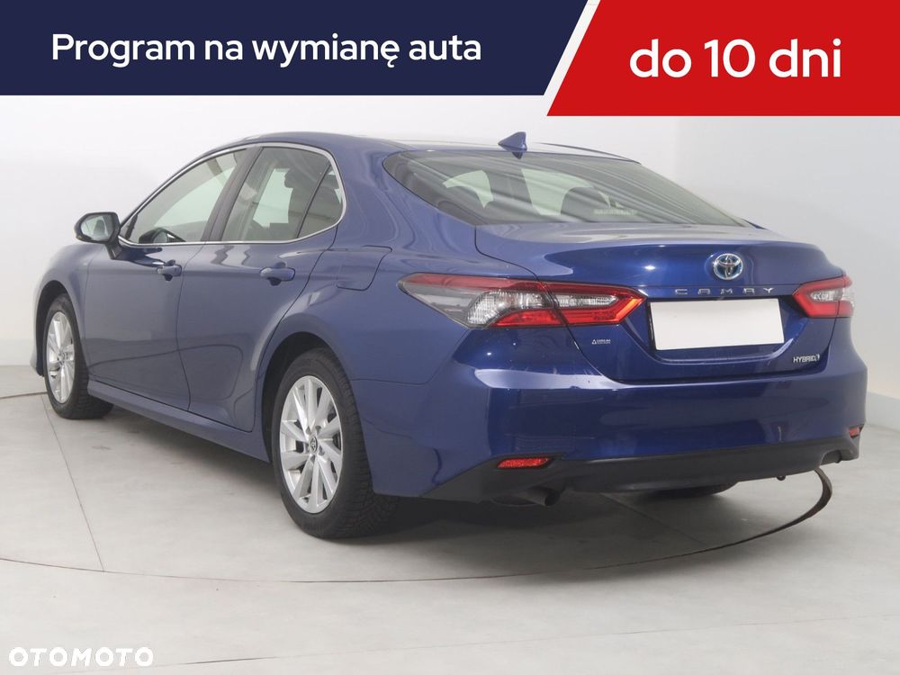 Toyota Camry - 6