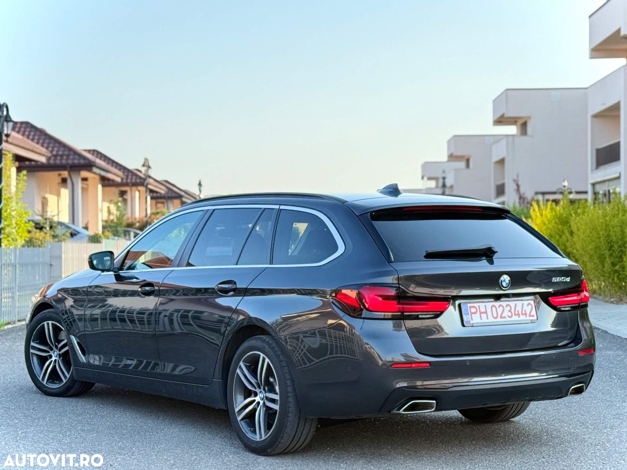 BMW Seria 5 520d Touring Aut. Luxury Line - 6