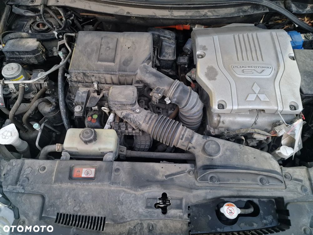 Mitsubishi Outlander 2.0 Intense + NAVI 2WD EU5 CVT - 35