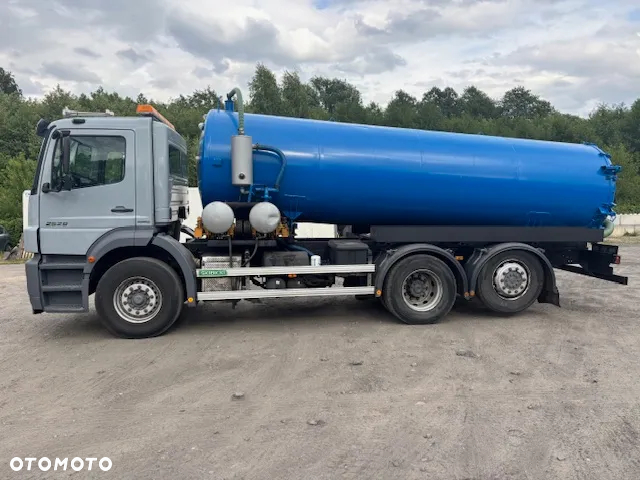 Mercedes-Benz AXSOR - 4