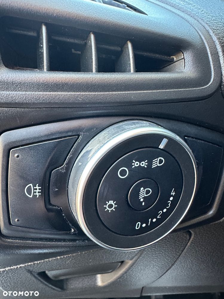 Ford Focus 1.0 EcoBoost Ambiente - 33