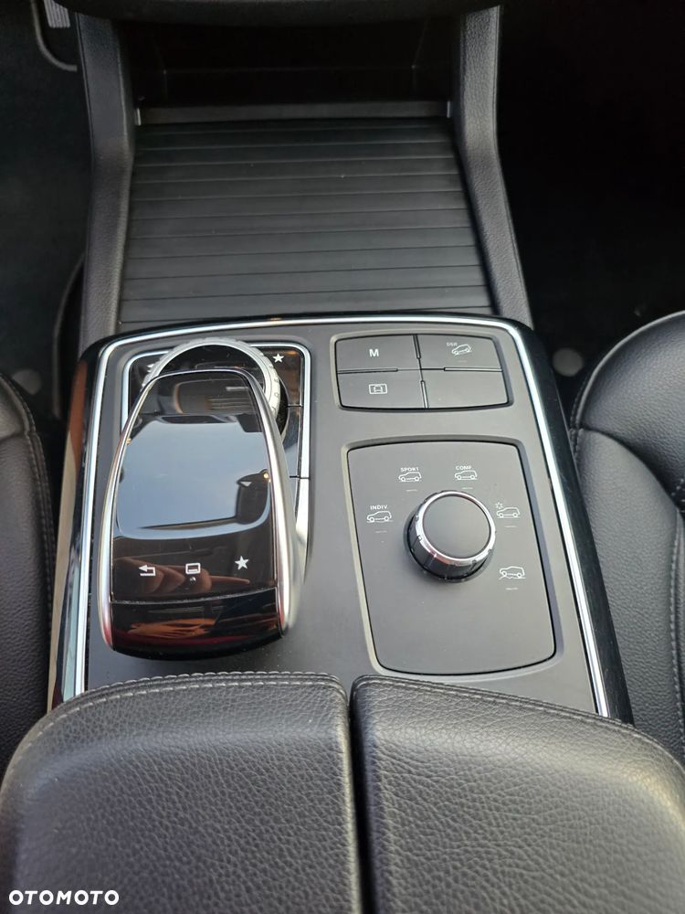 Mercedes-Benz GLE 400 4Matic 7G-TRONIC Exclusive - 29