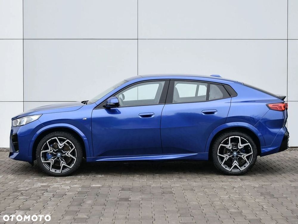 BMW iX2 eDrive20 66.5kWh M Sport Edition - 2