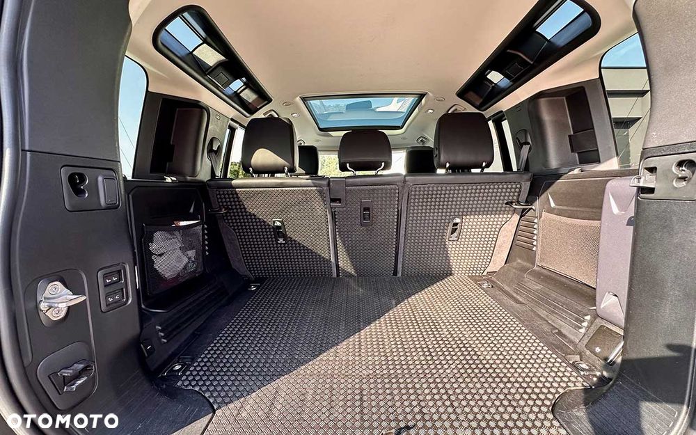 Land Rover Defender 3.0 P400 mHEV First Edition - 12