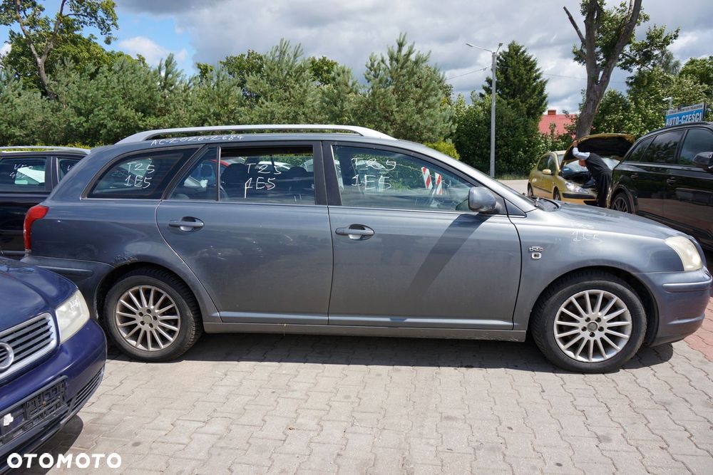 TOYOTA AVENSIS II T25 KOMBI 2004 1E5 2.0 D4D 1CD-FTV 115KM E357 SZARY na części - 6