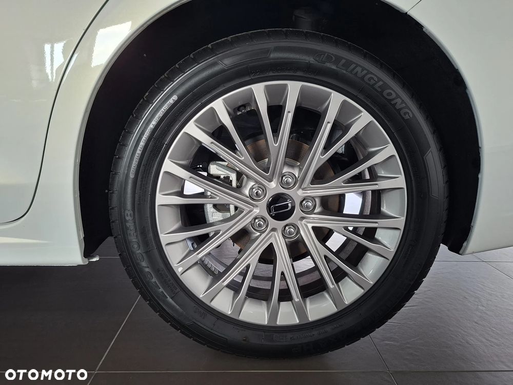 Bestune B70 1.5T Business DCT - 9