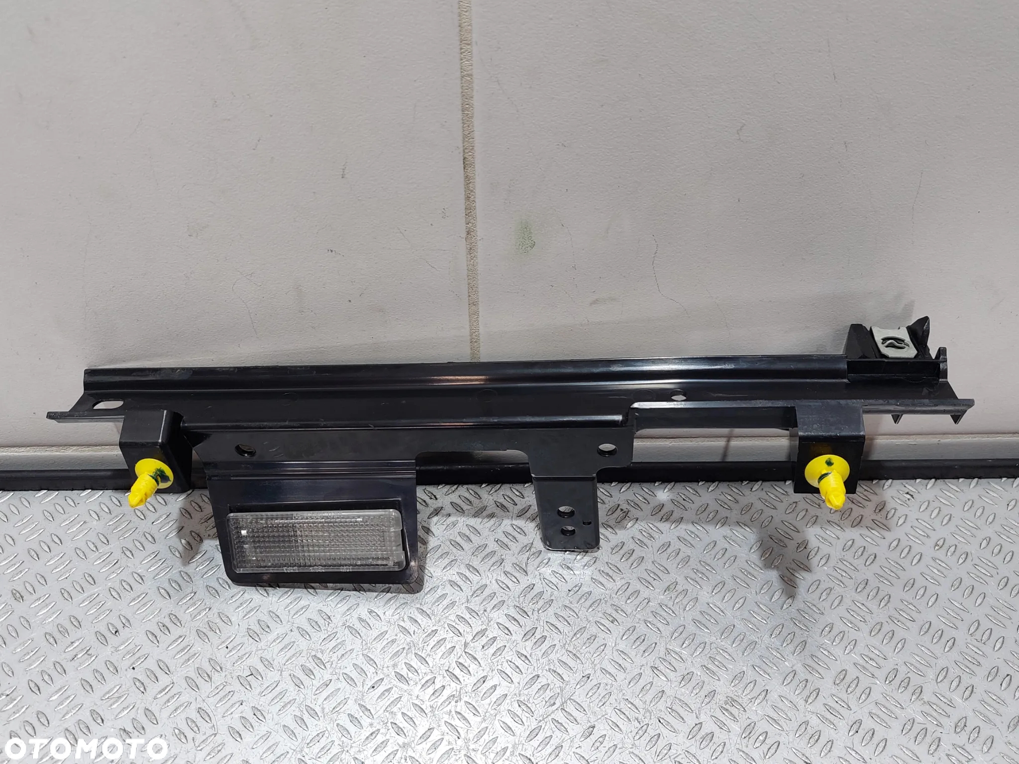 DOLNE PODŚWIETLENIE WEWNĄTRZ DÓŁ FORD KUGA MK2 R2016 2,0 DISEL NR FV41S045F10 - 3