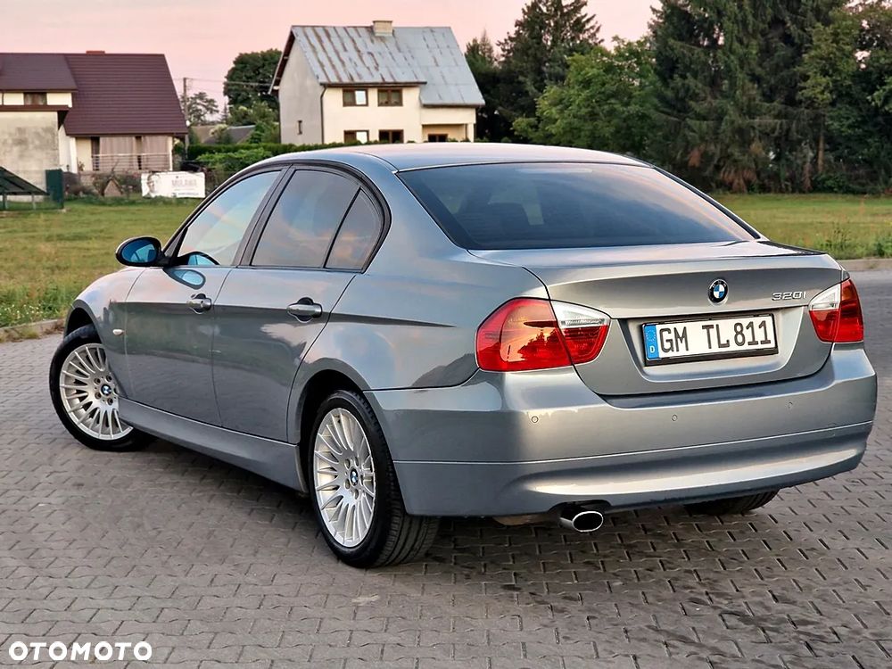 BMW Seria 3 320i - 14