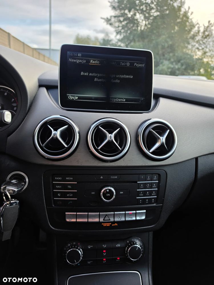 Mercedes-Benz Klasa B 180 (BlueEFFICIENCY) 7G-DCT - 16
