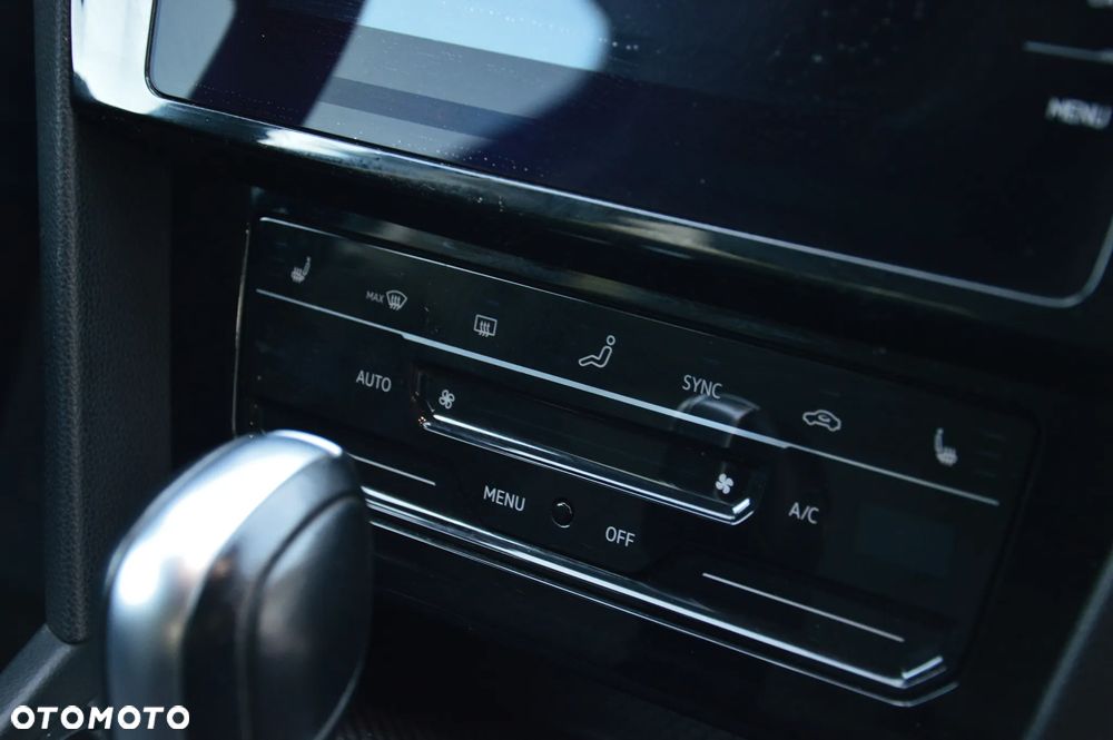 Volkswagen Passat - 31