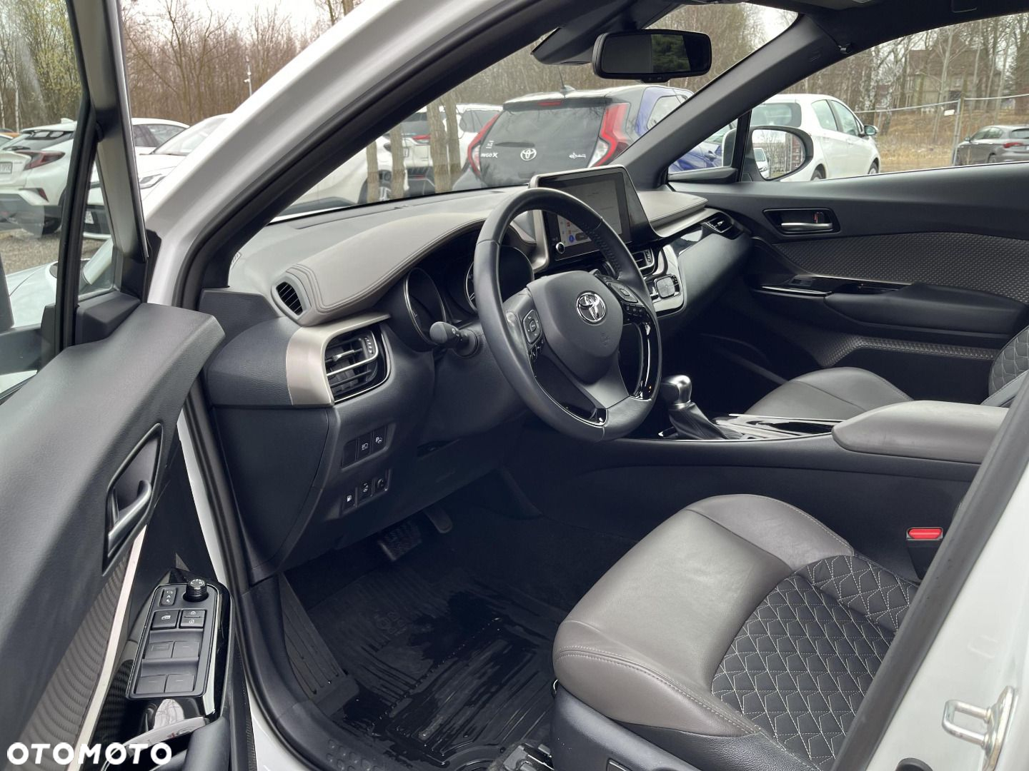 Toyota C-HR 2.0 Hybrid Executive - 14