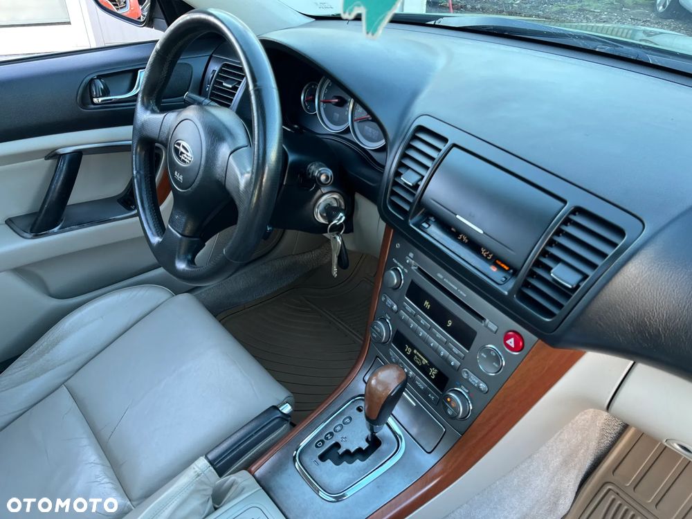 Subaru Outback - 25