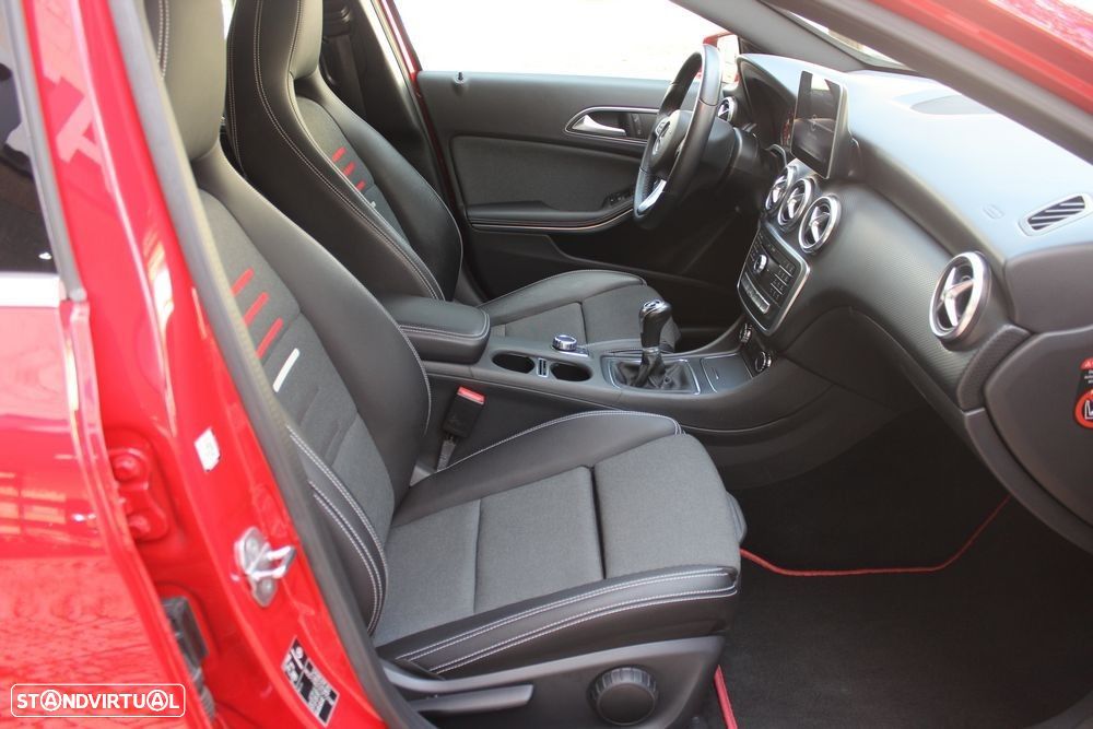 Mercedes-Benz A 180 d AMG Line - 22