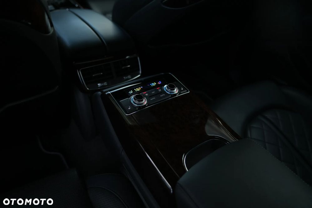 Audi A8 4.0 TFSI cylinder on demand quattro tiptronic - 22