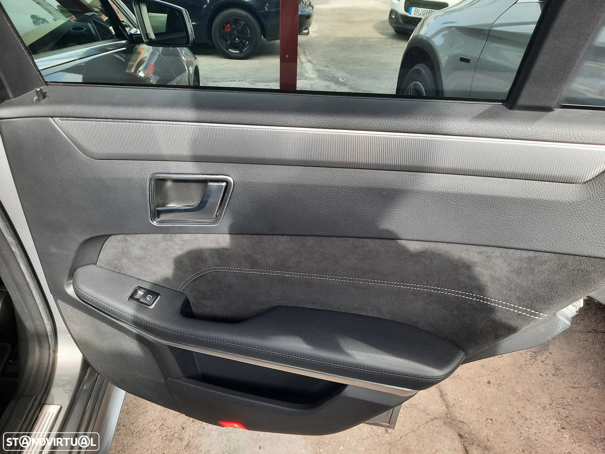 Mercedes-Benz E 300 Bluetec Hybrid Avantgarde - 28