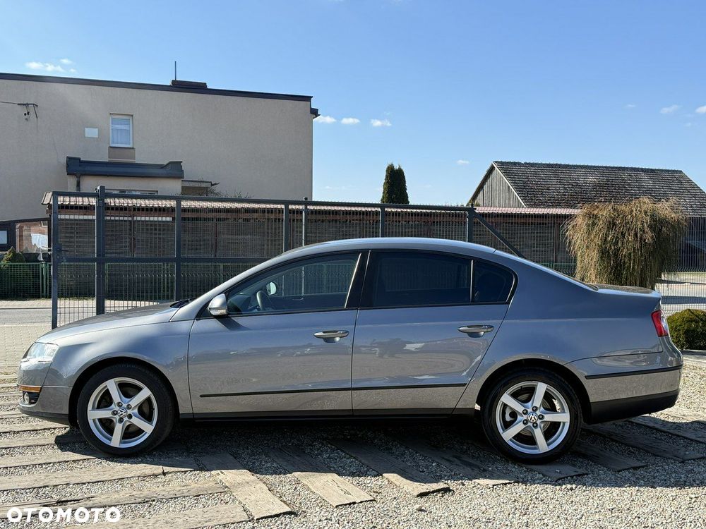 Volkswagen Passat - 17