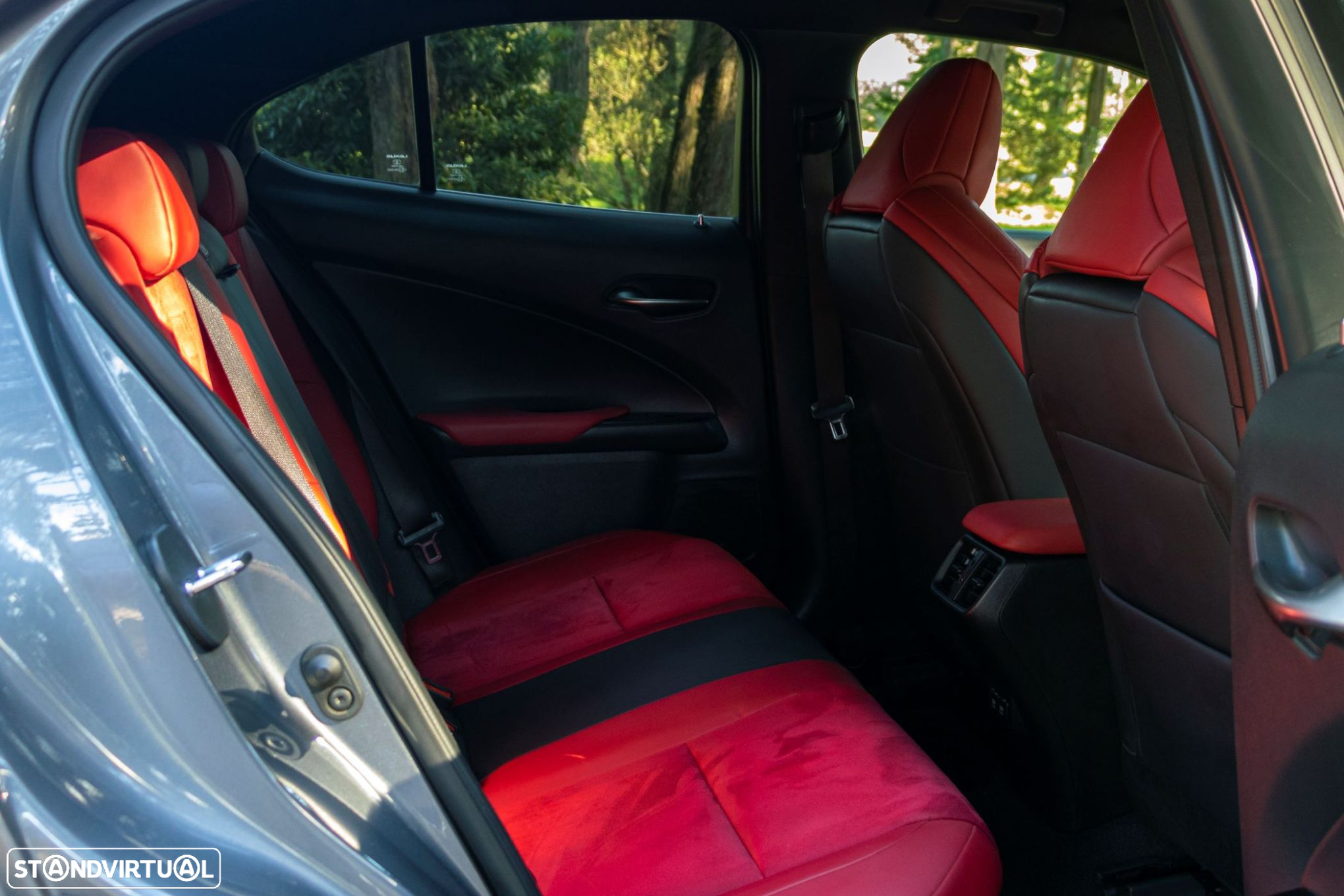 Lexus UX 250h F Sport - 14