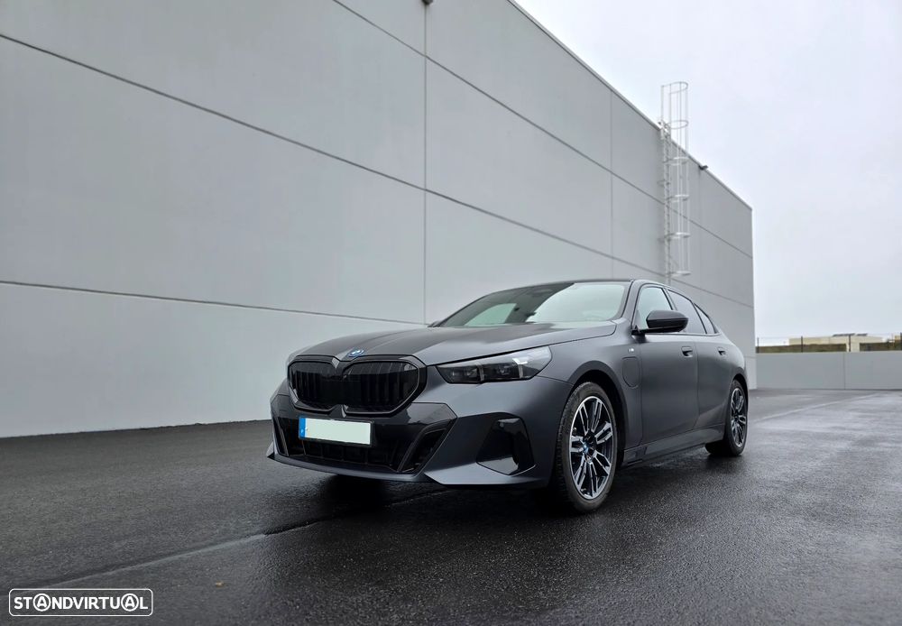 BMW 530 e Pack Desportivo M Pro - 1