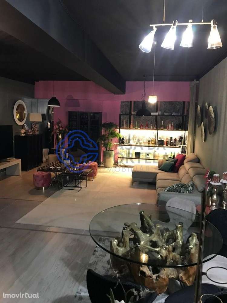 Investimento - Armazém com habitação t2 mais loja, em Canelas. - Grande imagem: 4/5