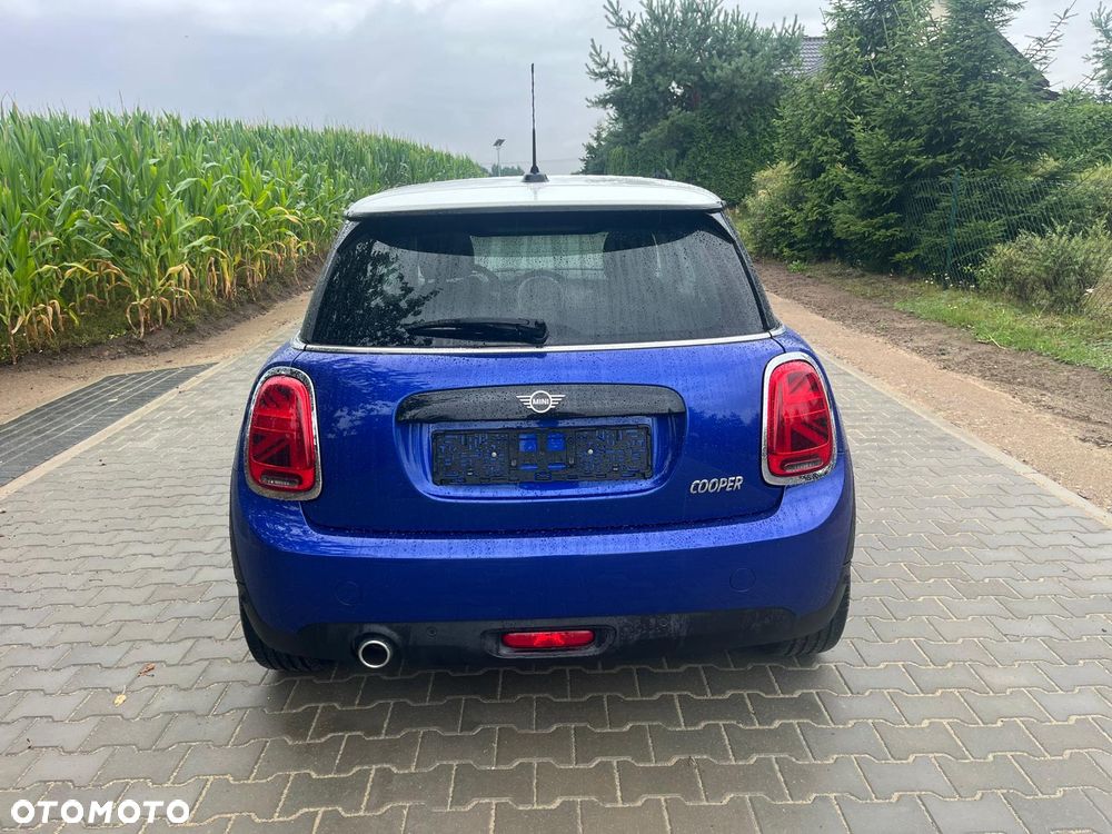 MINI Cooper Essential Trim - 6