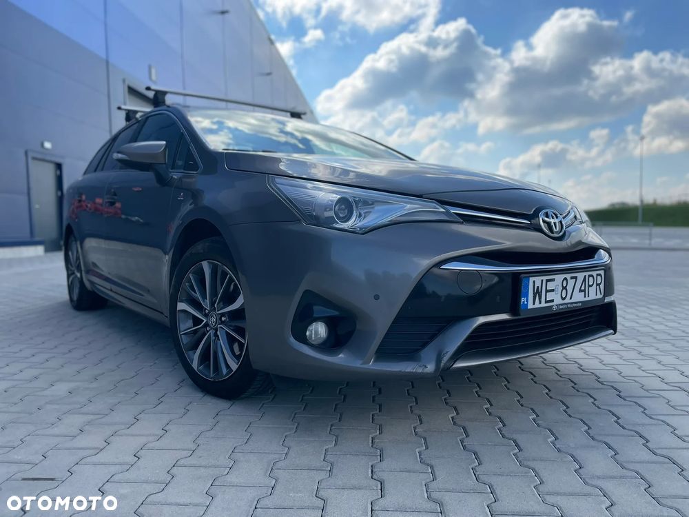 Toyota Avensis 2.0 D-4D Prestige - 2