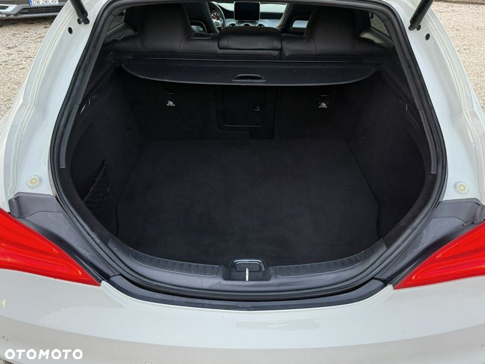 Mercedes-Benz CLA - 16