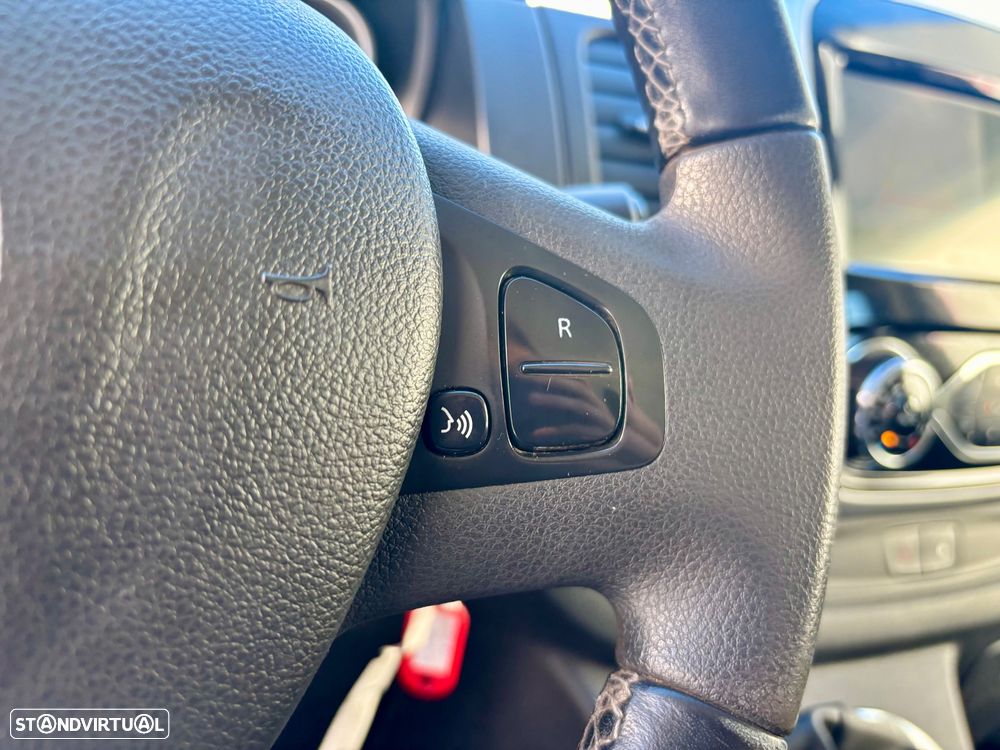 Opel Vivaro 1.6 Biturbo cabine dupla versão longa - 34